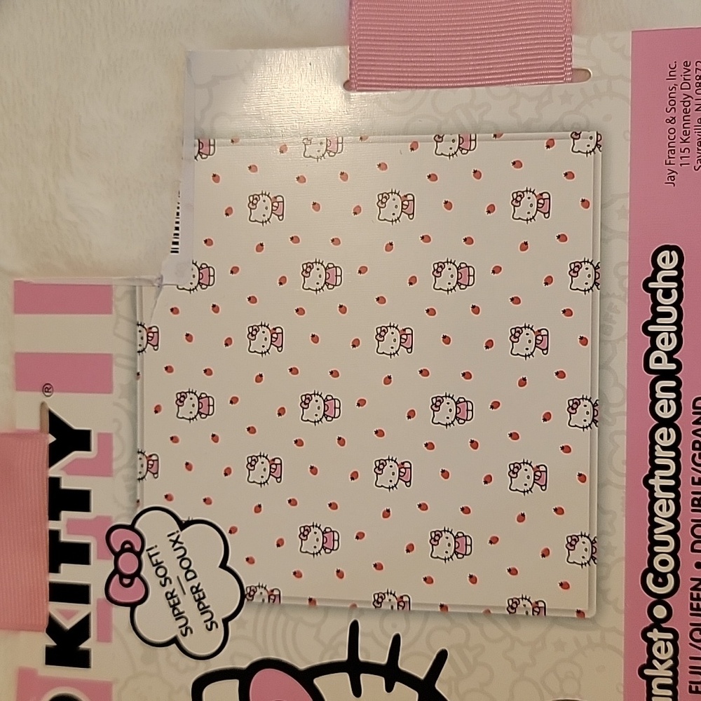 HELLO KITTY PLUSH BLANKET - Picture 2 of 4
